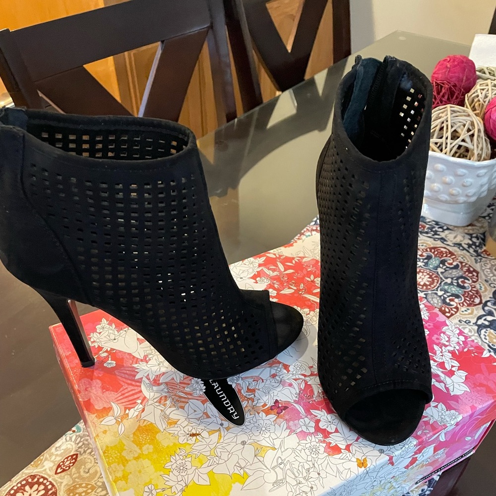 Chinese Laundry booties